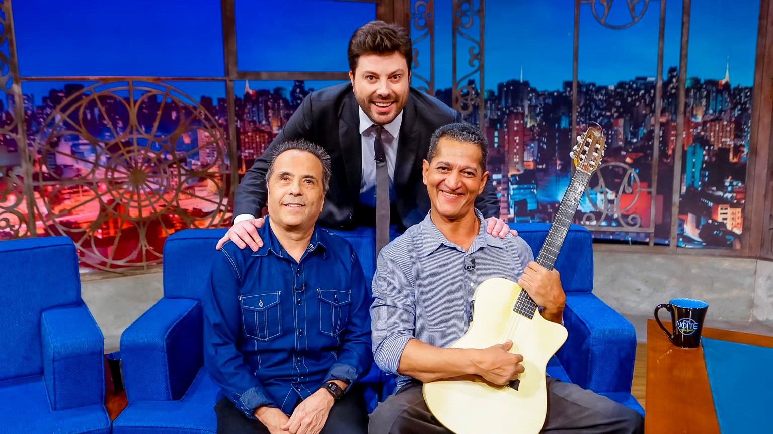 Magela e Kaquinho com Danilo Gentili no The Noite