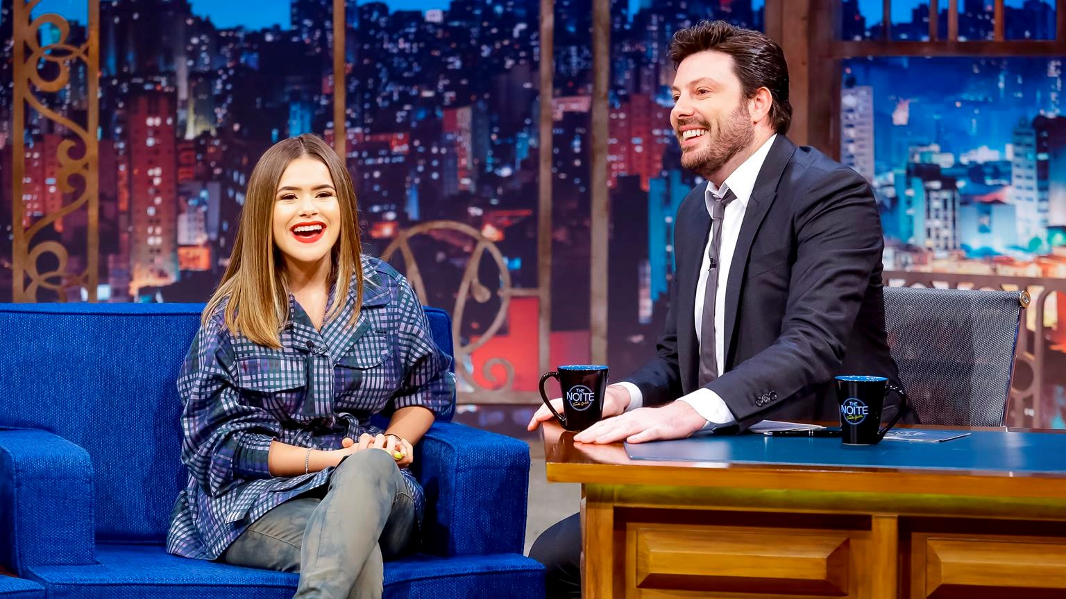 Maisa Silva e Danilo Gentili no The Noite
