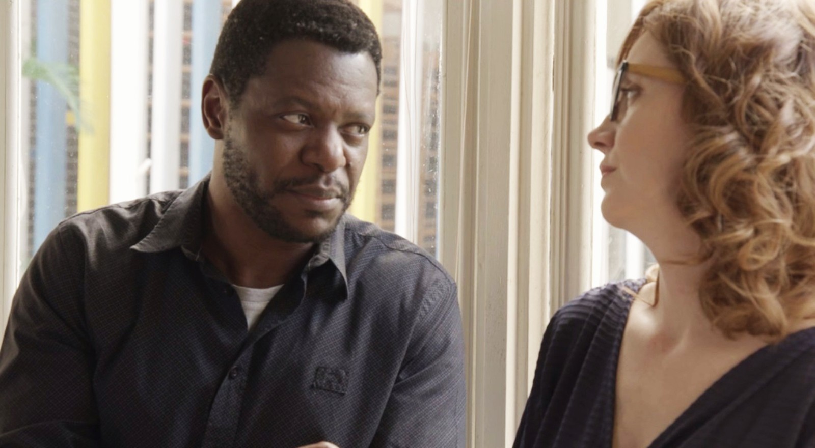 Marcelo (Bukassa Kabengele) e Gabriela (Camila Morgado) de Malhacao
