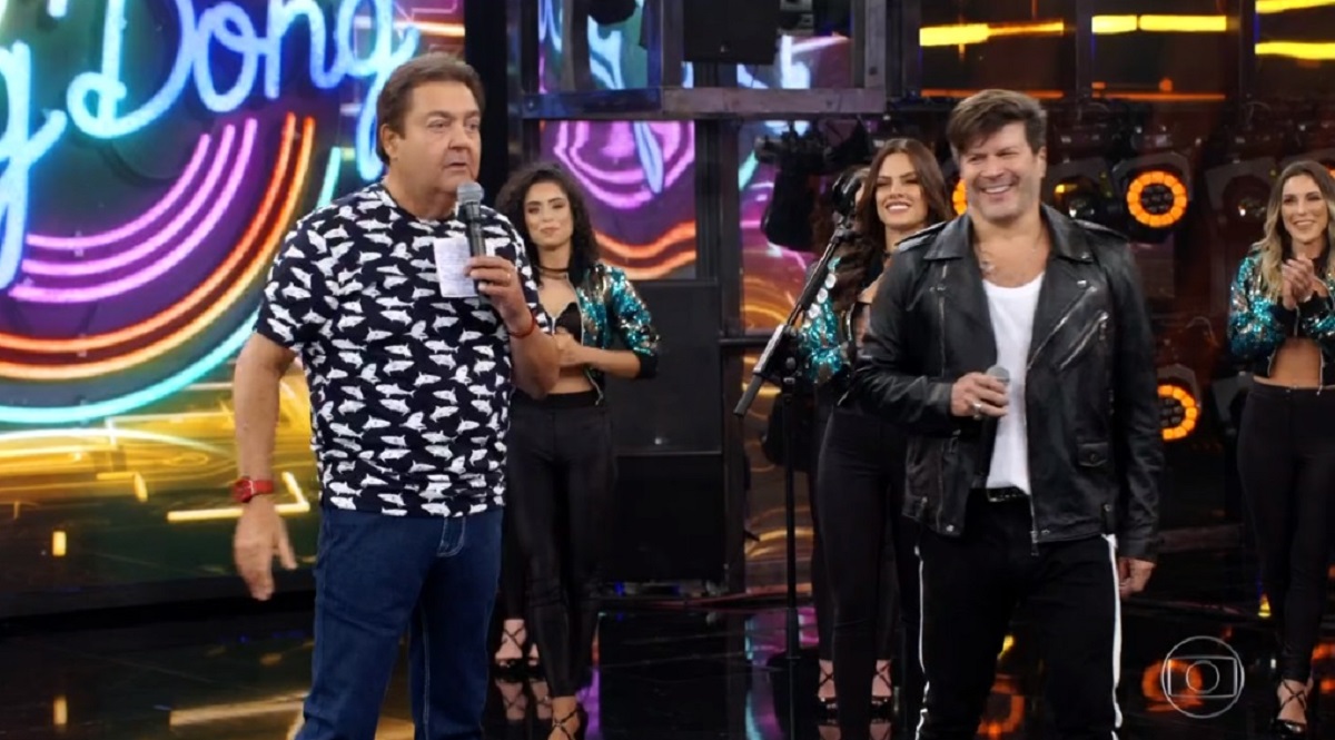 Fausto Silva e Paulo Ricardo, no Domingão do Faustão, na Globo