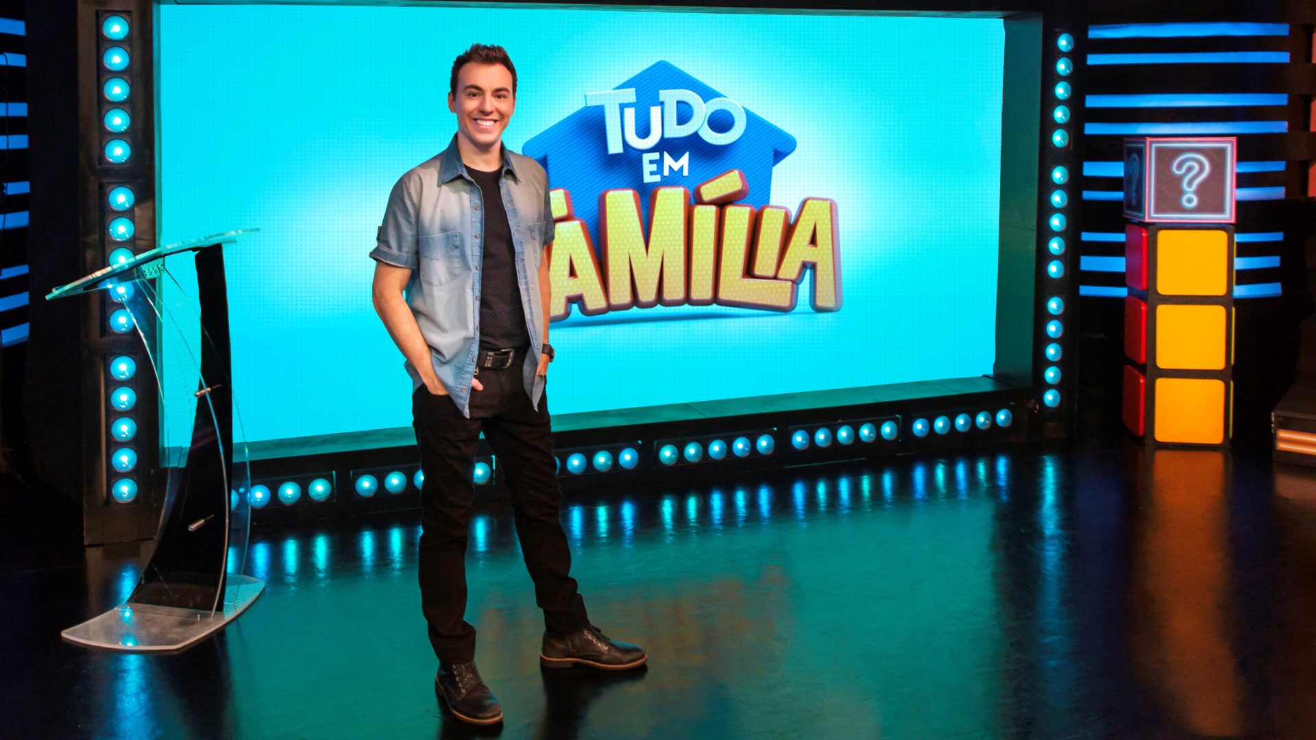 Rogério Chiaravalli apresenta o programa Tudo em Família