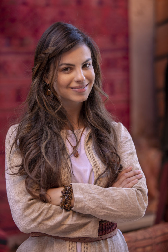Sthefany Brito como Raquel em Jezabel