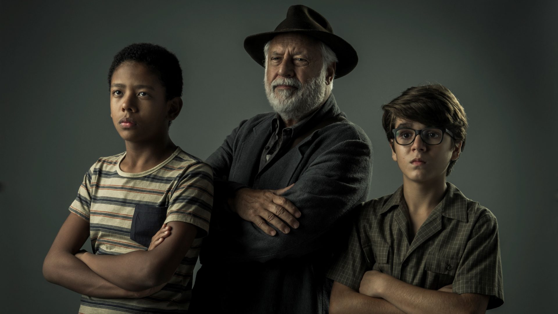 Ubiratan (Antônio Fagundes), Paulo (João Gabriel D'Aleluia) e Eduardo (Xandy Valois) em Se Eu Fechar Os Olhos Agora