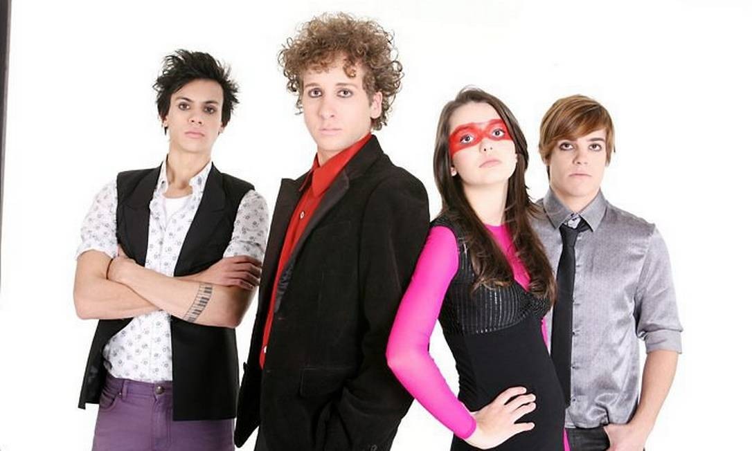 Elenco principal da série Julie e os Fantasmas (Divulgação / Band)