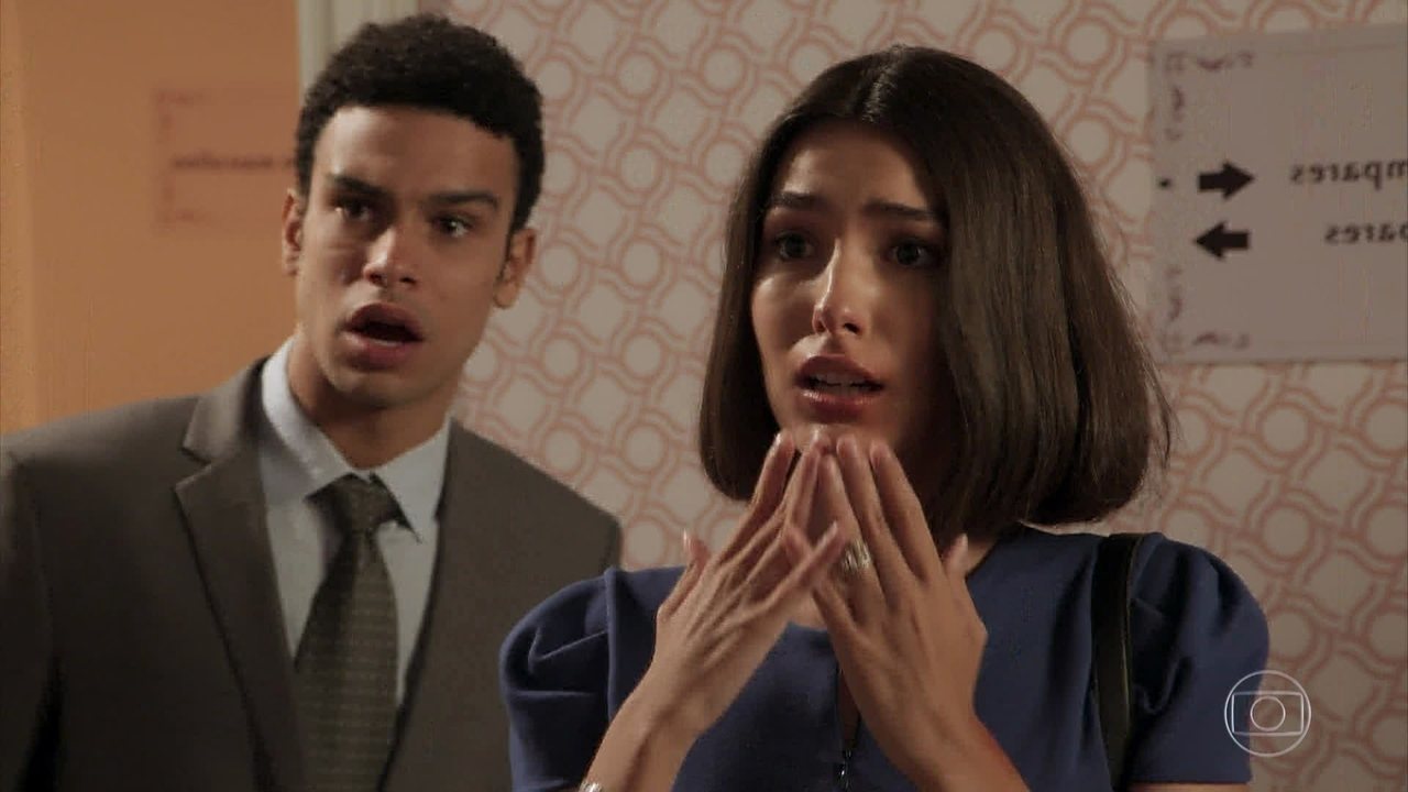 Larissa (Marina Moschen) e Diego (Sérgio Malheiros) em Verão 90 (Reprodução).