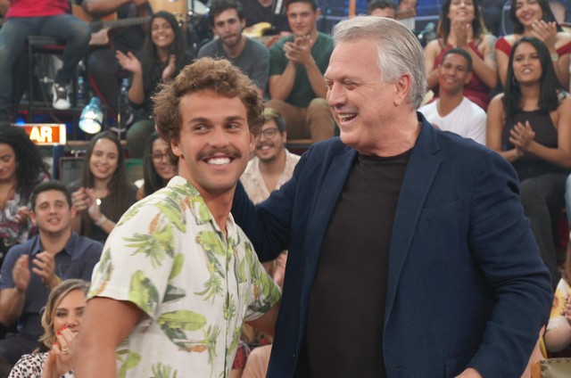Pedro Bial e o filho, Theo, no Altas Horas