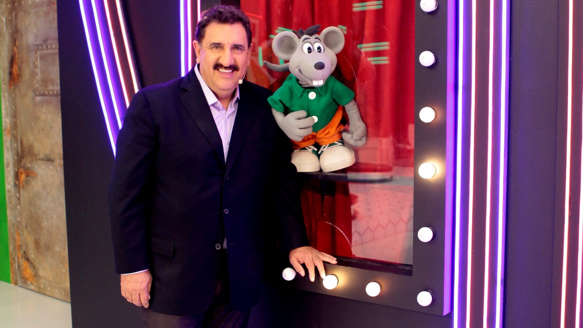 O apresentador Ratinho e Xaropinho