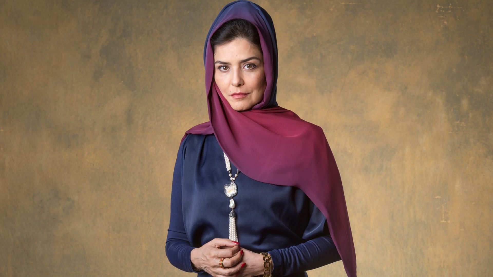 Soraia (Letícia Sabatella) em Órfãos da Terra