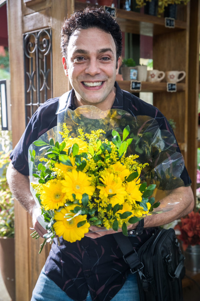 Abner (Marcelo Médici) em Órfãos da Terra