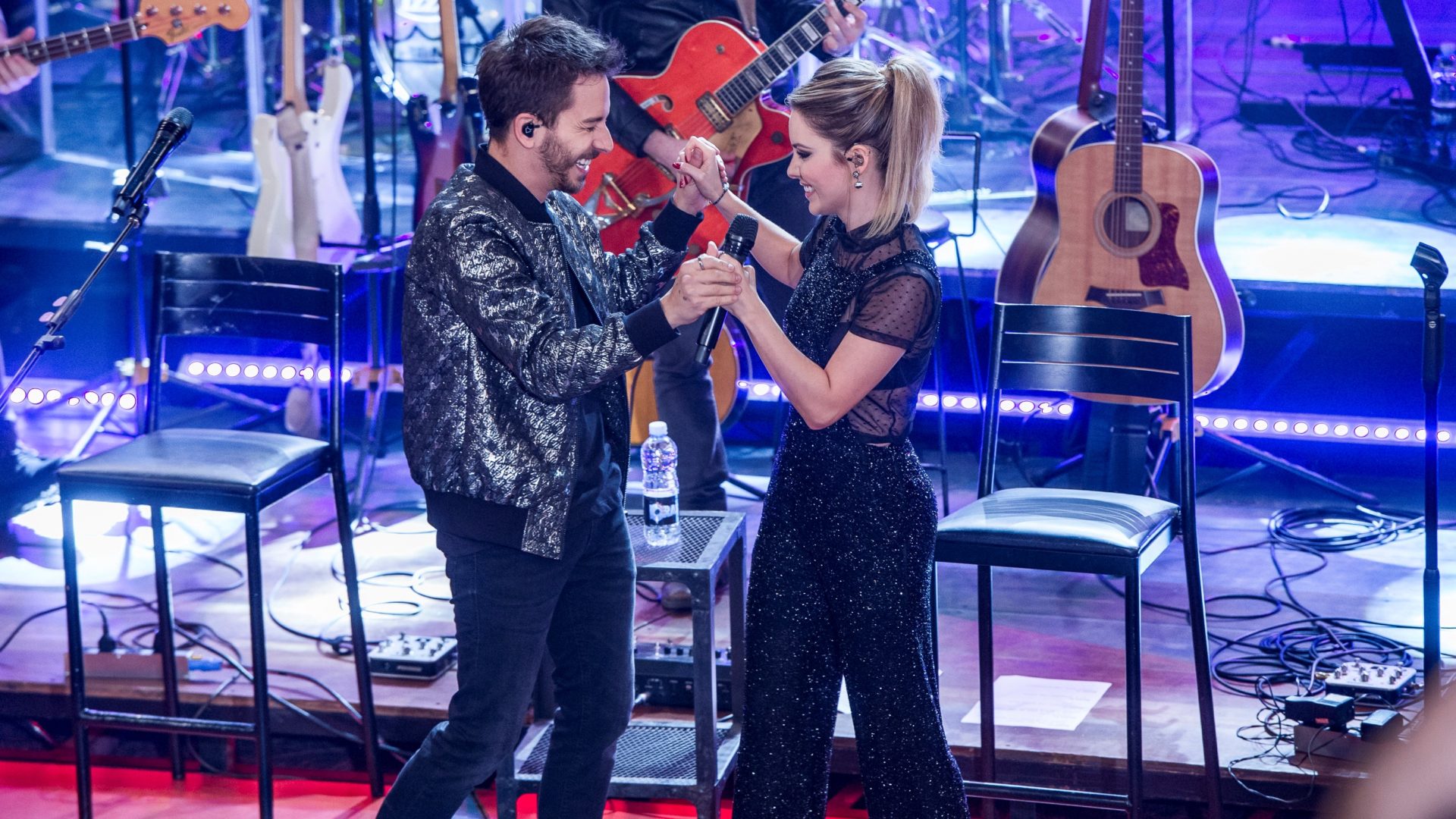 Sandy & Júnior no palco do programa Altas Horas