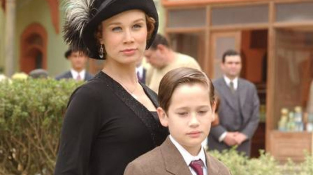 Mariana Ximenes e Guilherme Vieira em cena da novela Chocolate com Pimenta (Reprodução / Globo)