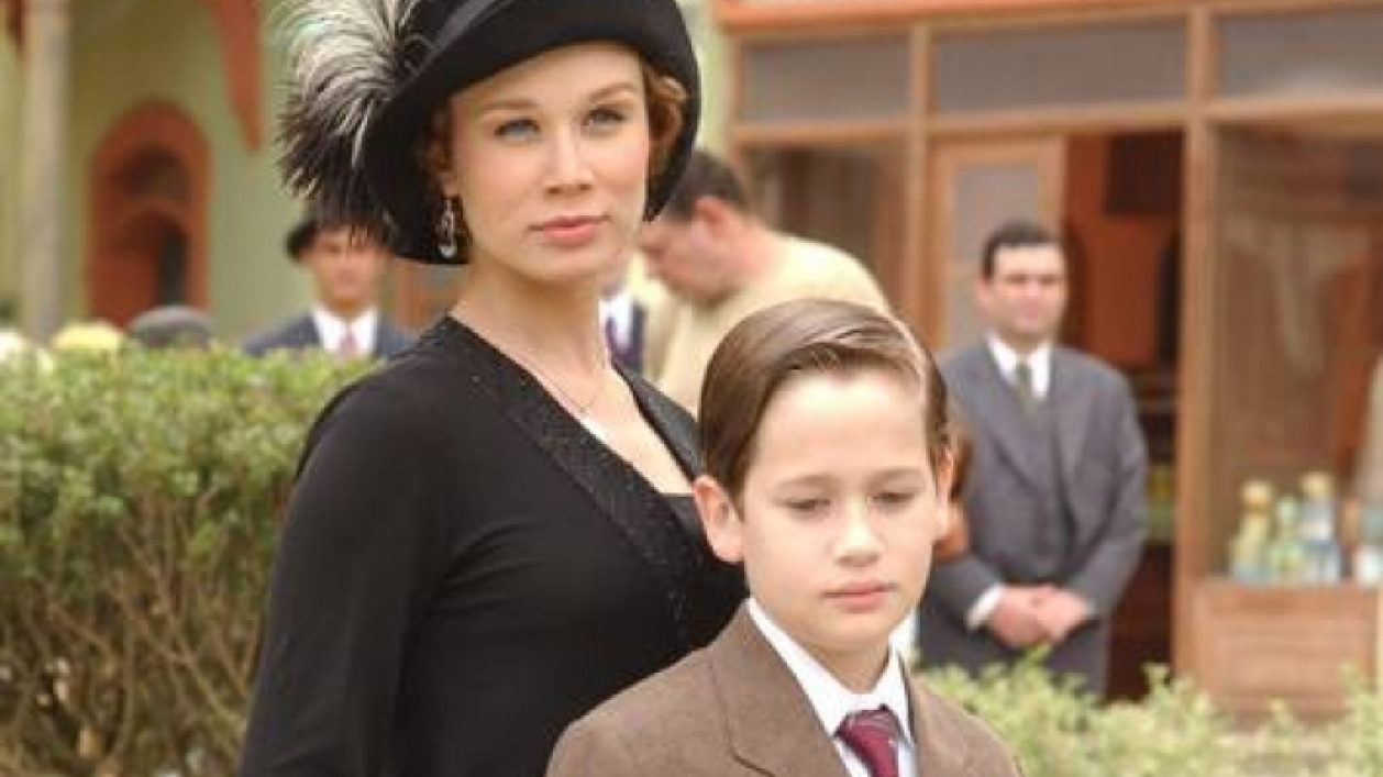 Mariana Ximenes e Guilherme Vieira em cena da novela Chocolate com Pimenta (Reprodução / Globo)