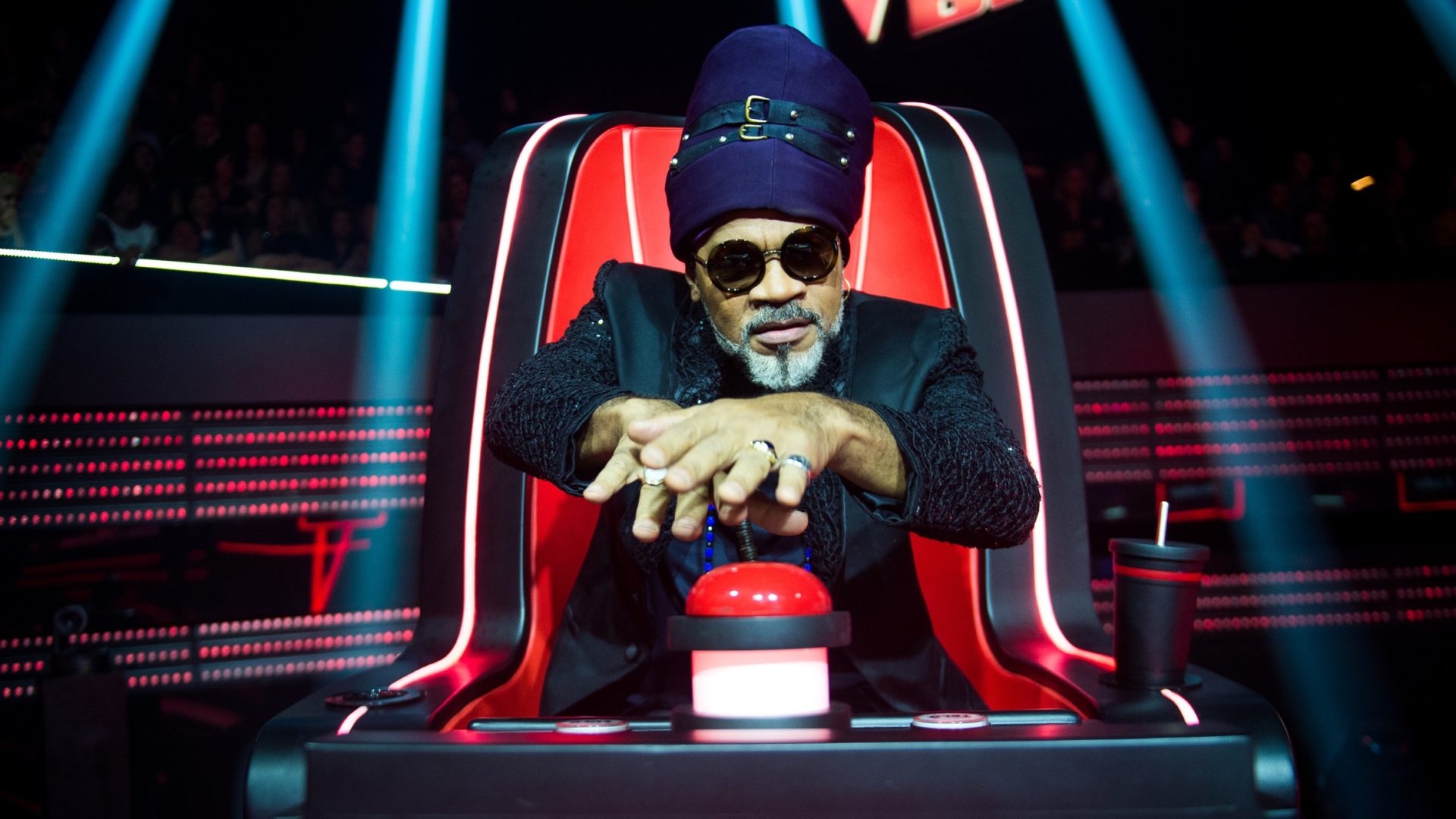 Carlinhos Brown no palco do The Voice Brasil