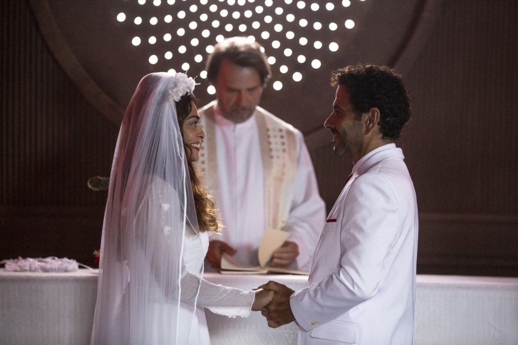 Casamento de Maria da Paz (Juliana Paes) e Amadeu (Marcos Palmeira) em A Dona do Pedaço