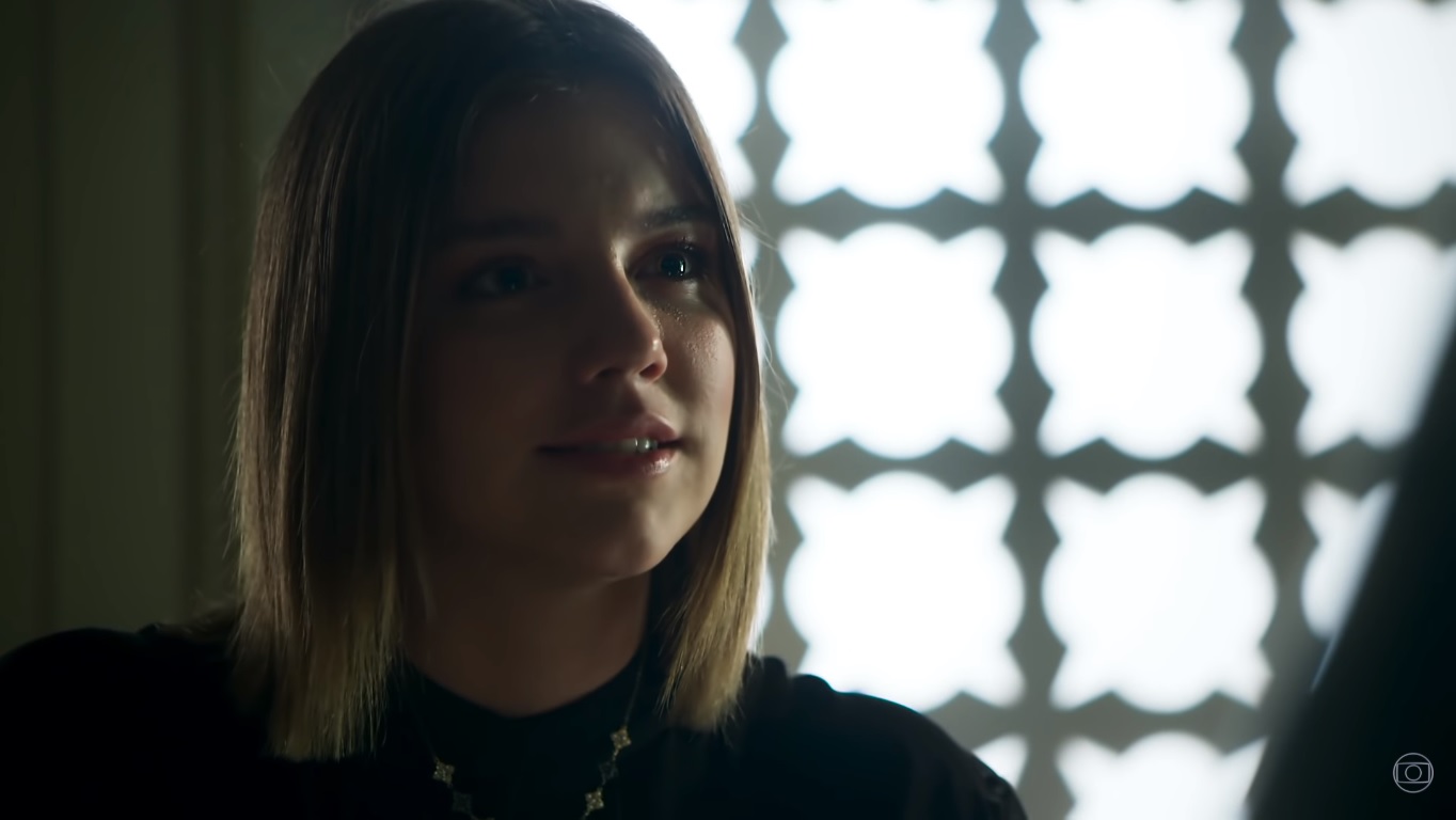 Dalila (Alice Wegmann) em Órfãos da Terra