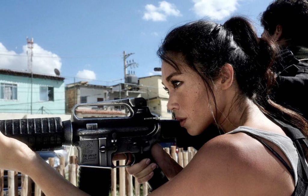 Danni Suzuki durante gravação de O Renegado