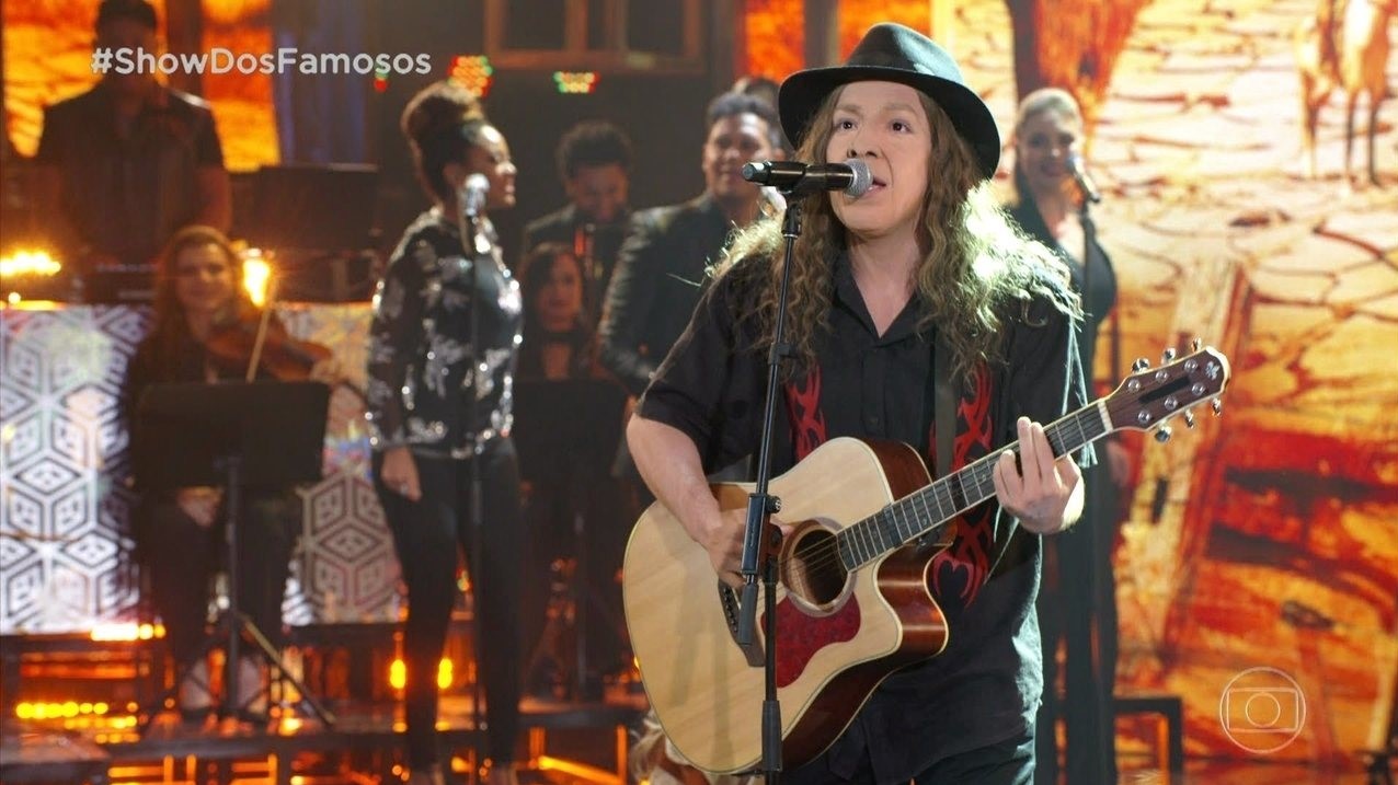 Di Ferrero homenageando Alceu Valença no Show dos Famosos