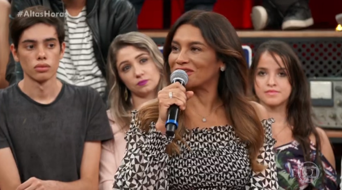 Atriz Dira Paes no Altas Horas