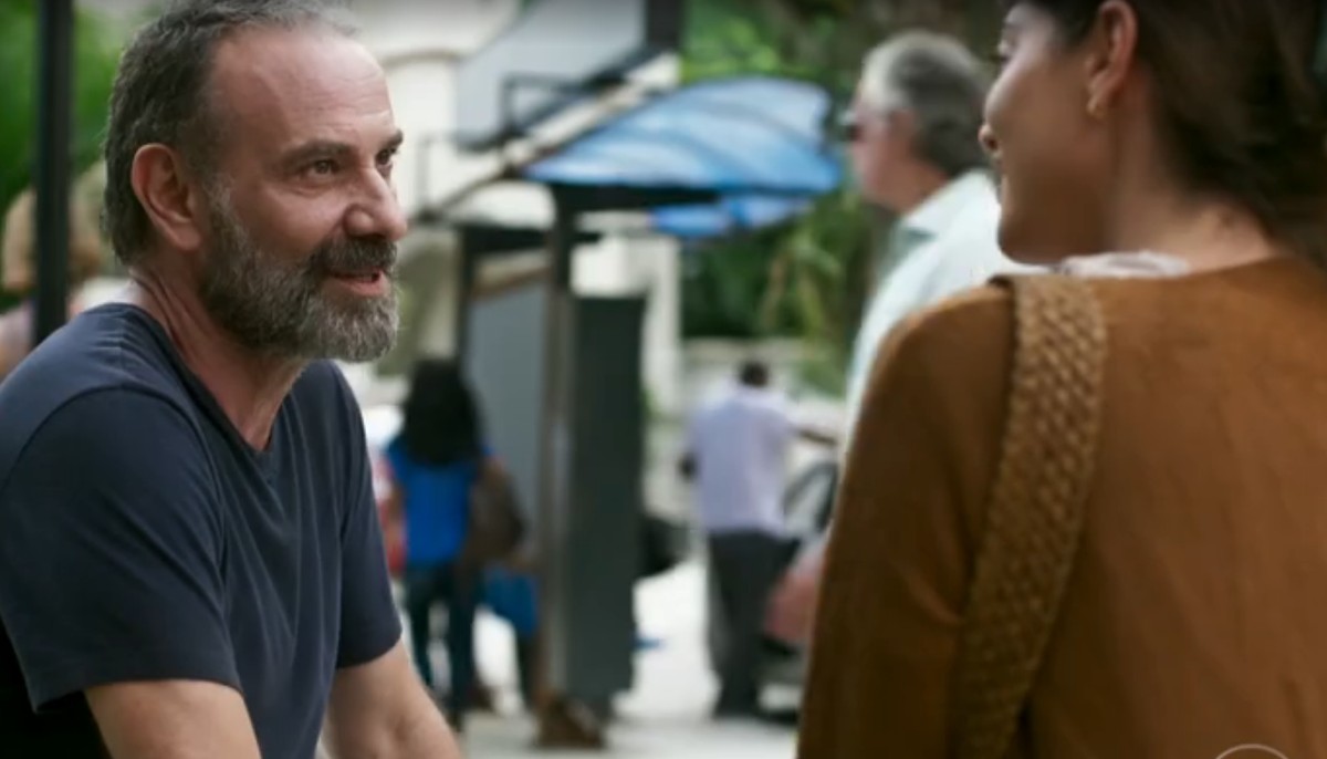 Elias (Marco Ricca) e Helena (Carol Castro) em Órfãos da Terra