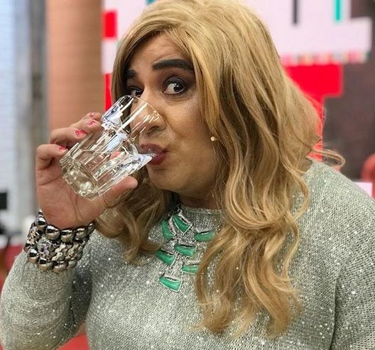 Ator Diego Becker foi obrigado a abandonar o personagem Paula Ayala no Melhor da Tarde (Reprodução: Band)