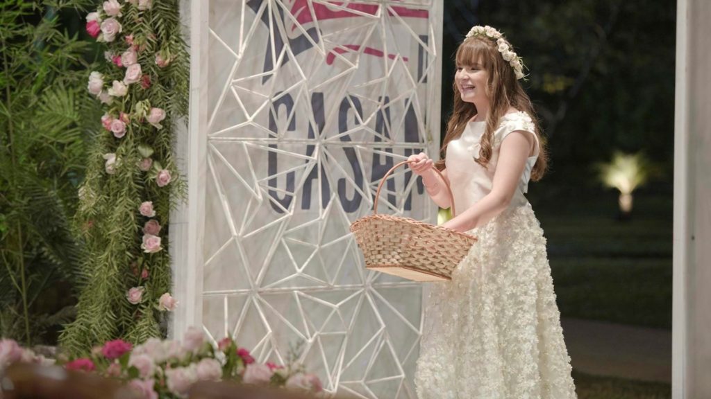 Sophia Valverde como florista de Victor Pecoraro no Fábrica de Casamentos