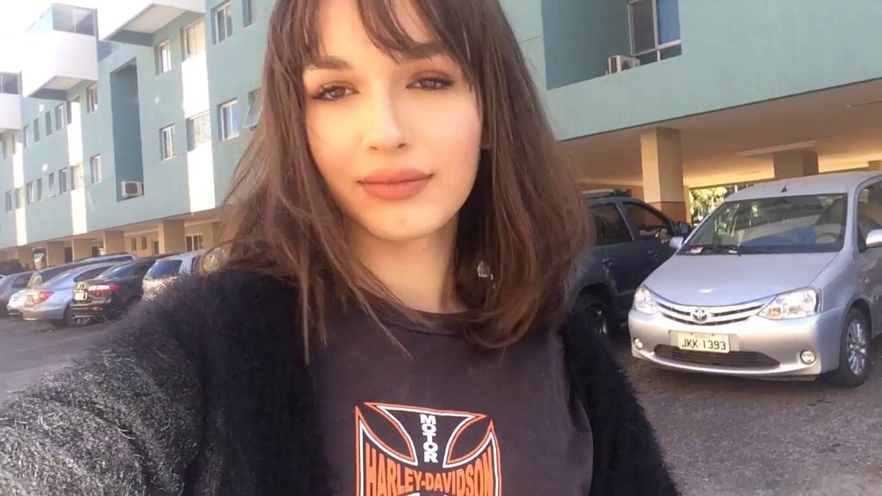 A atriz transexual Gabrielle Joie (Reprodução / YouTube)