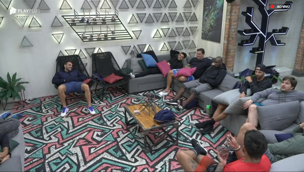 Maridos na sala de estar