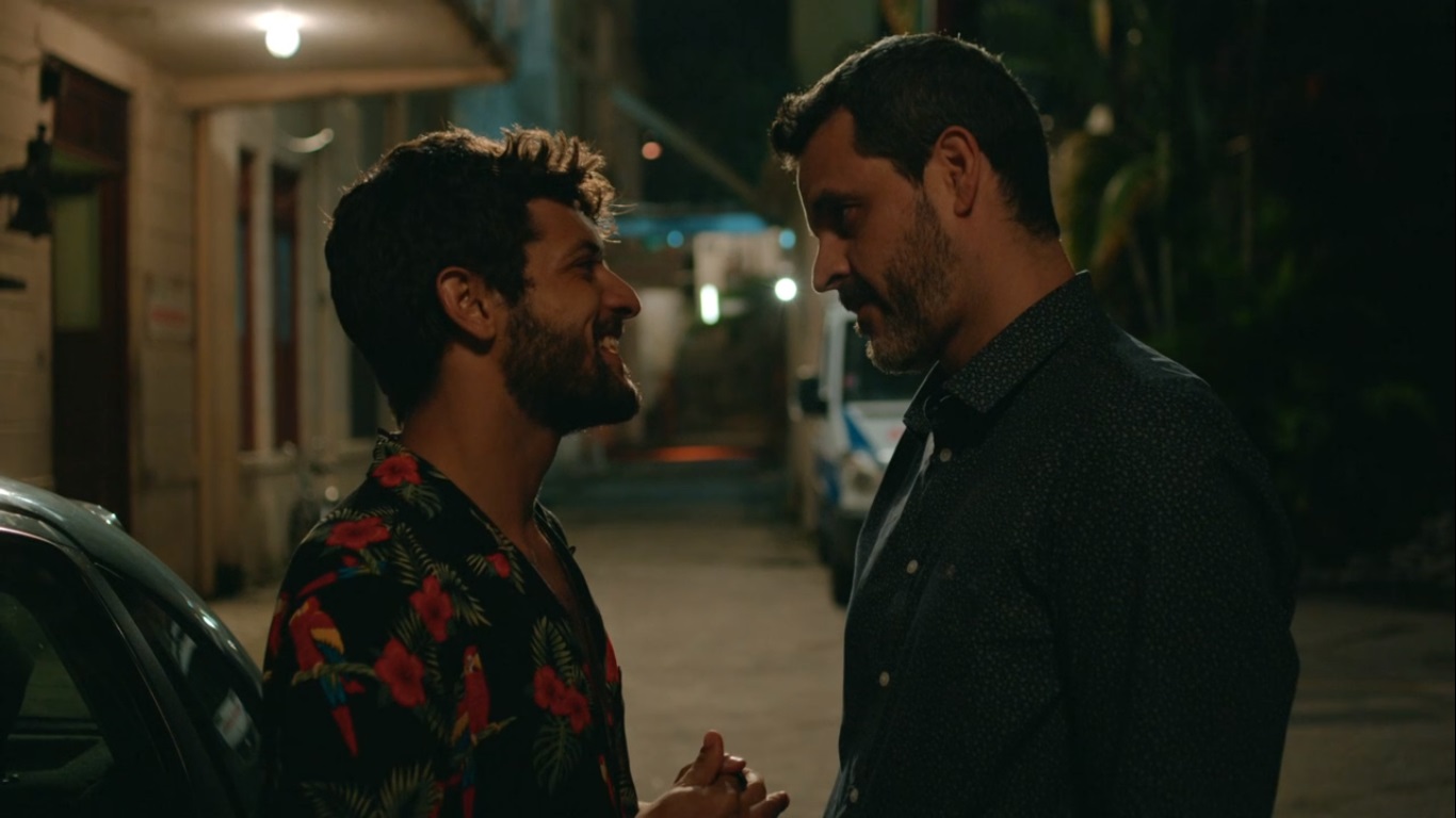 Kléber (Kelner Macêdo) e Décio (Bruno Garcia) em Sob Pressão