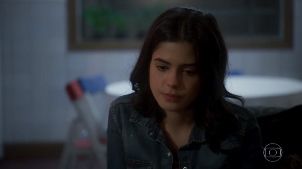 Laila (Julia Dalavia), de Órfãos da Terra