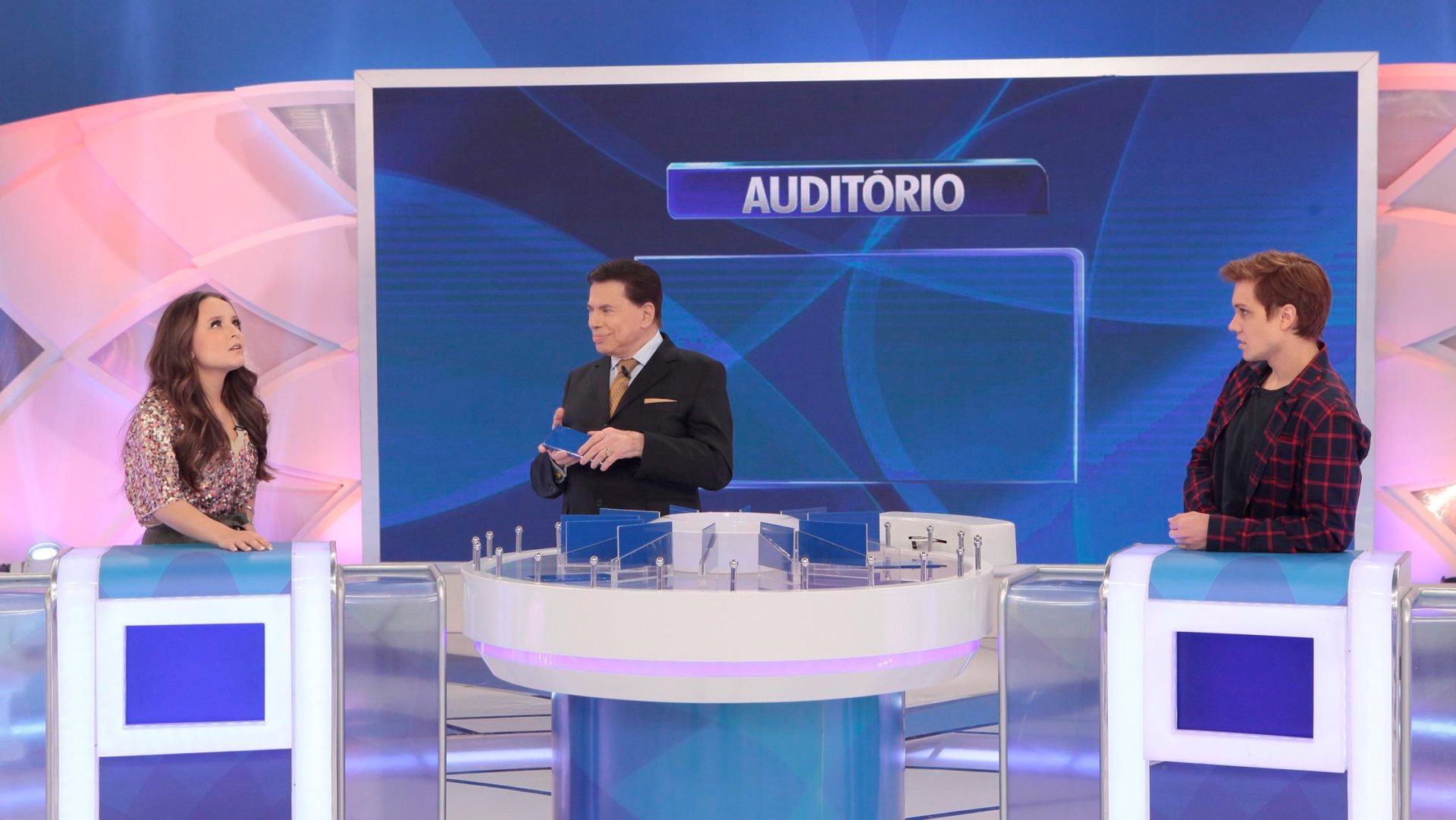 Larissa Manoela e Leo Cidade no Jogo das 3 Pistas