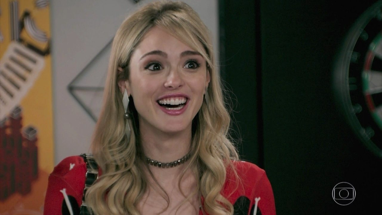Manuzita (Isabelle Drummond) em Verão 90