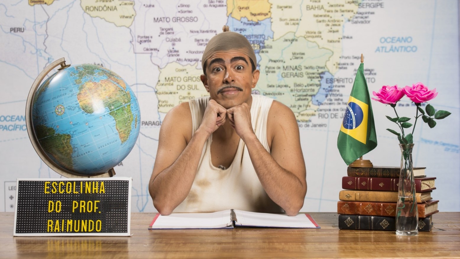 Marcius Mellhem caracterizado como Seu Boneco