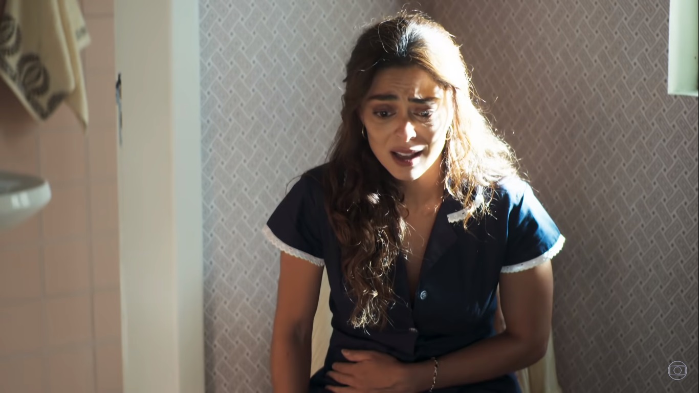 Maria da Paz (Juliana Paes) vai às lágrimas ao ser demitida em A Dona do Pedaço