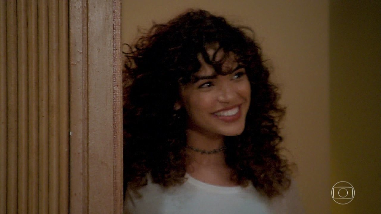 Moana (Giovana Cordeiro) em Verão 90
