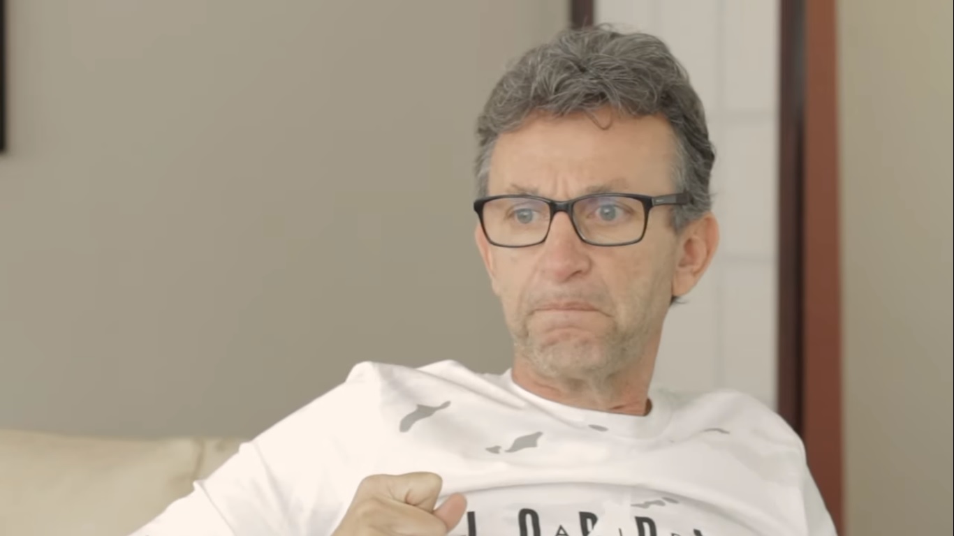 Neto criticou a Globo e relembrou redução de programa que tem na Band