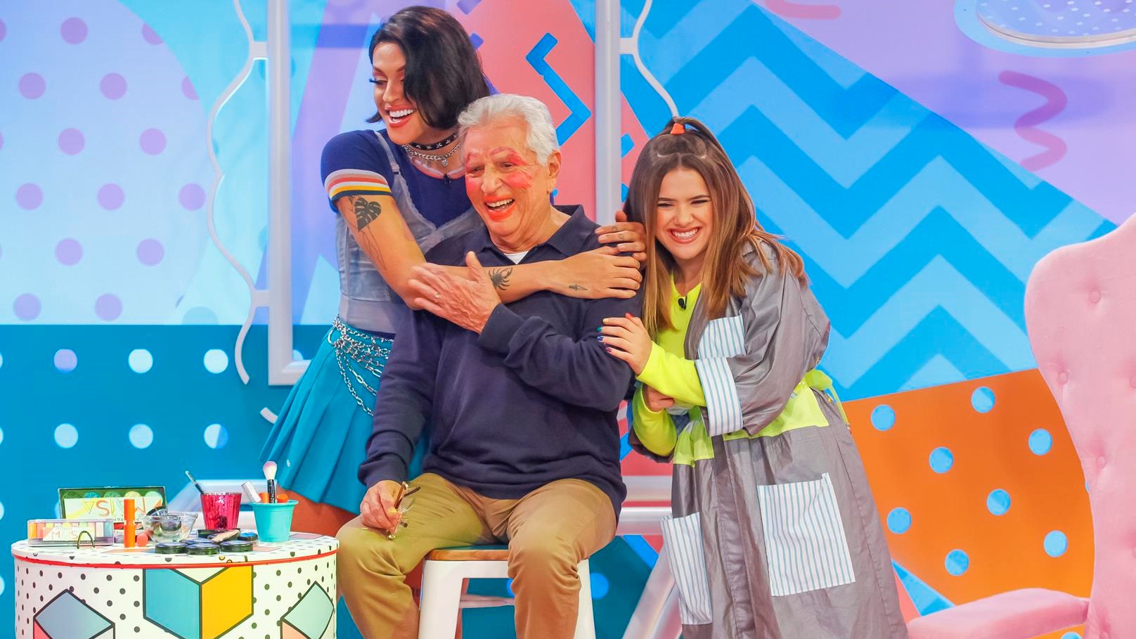 Pabllo Vittar e Carlos Alberto no Programa da Maisa