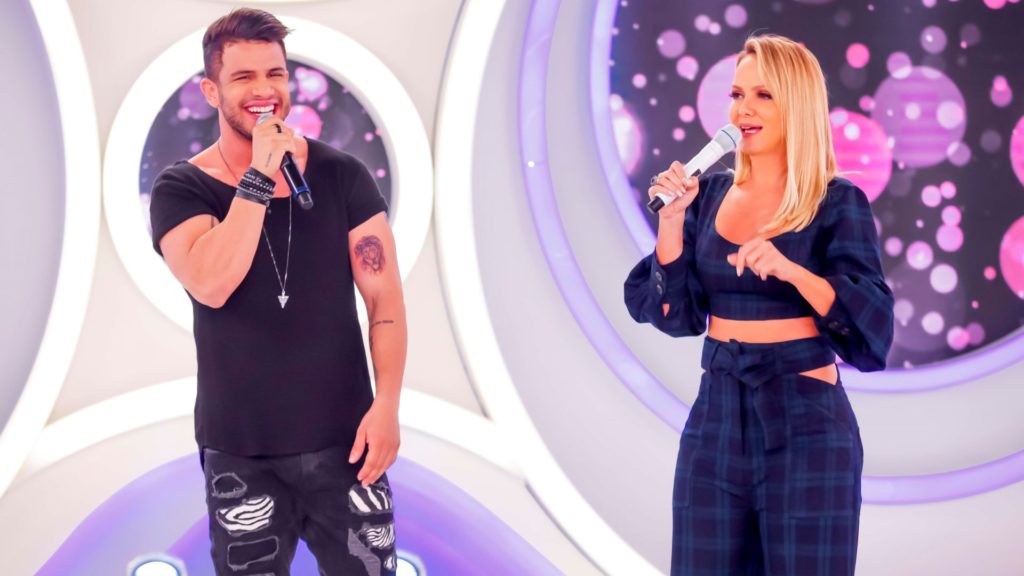 Eliana recebe o cantor Avine Vinny em seu programa