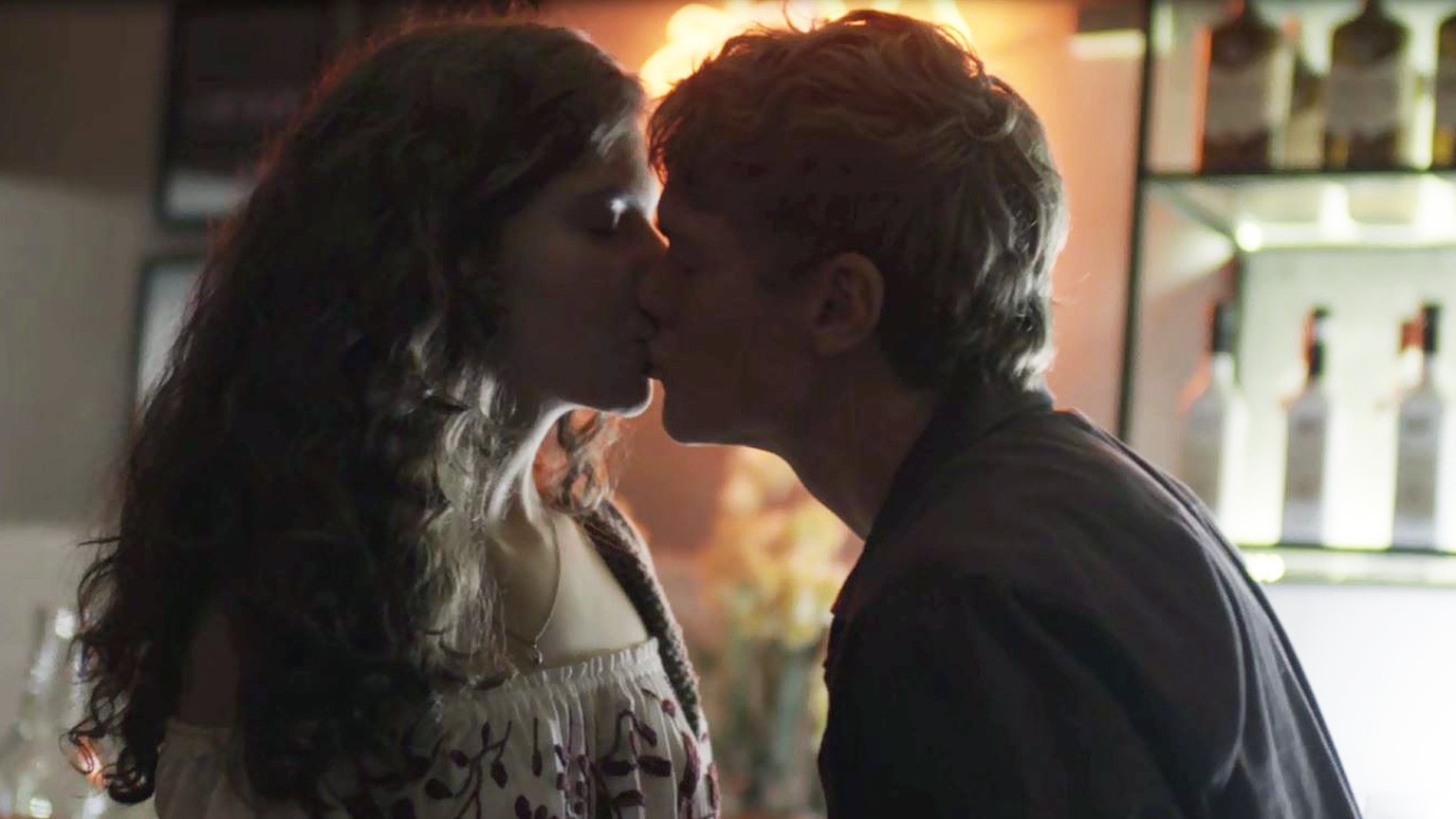 Rita (Alanis Guillen) e Filipe (Pedro Novaes) em Malhação