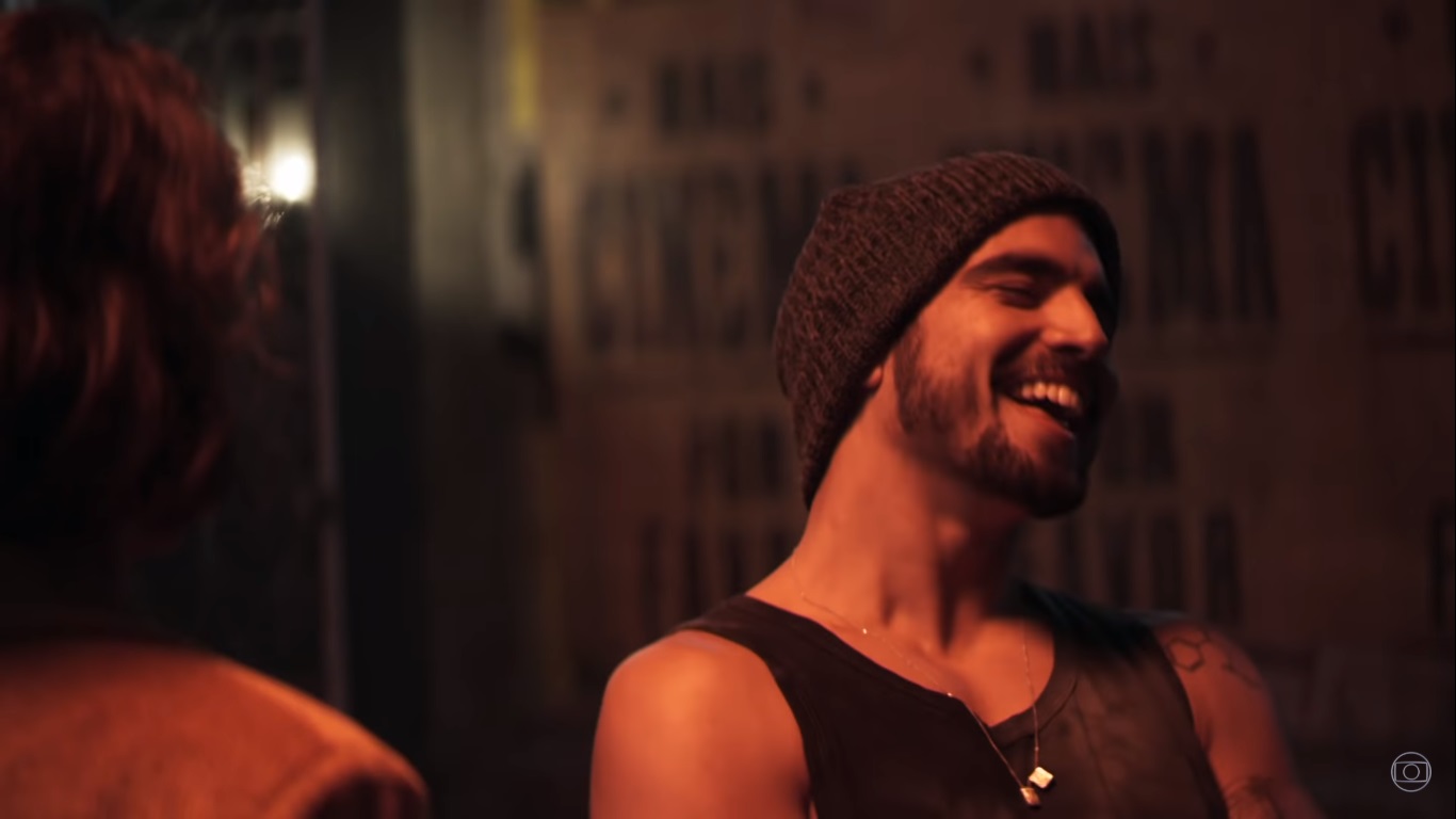 Rock (Caio Castro) e Josiane (Agatha Moreira) em A Dona do Pedaço