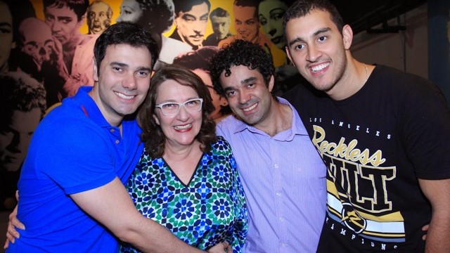 A atriz Rosane Gofman com seus filhos