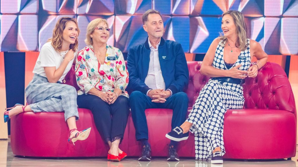 Letícia Colin e sua família no Taminho Família