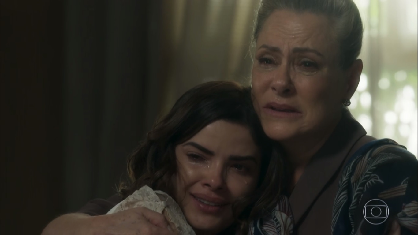 Vanessa Giácomo e Elizabeth Savala em cena de O Sétimo Guardião