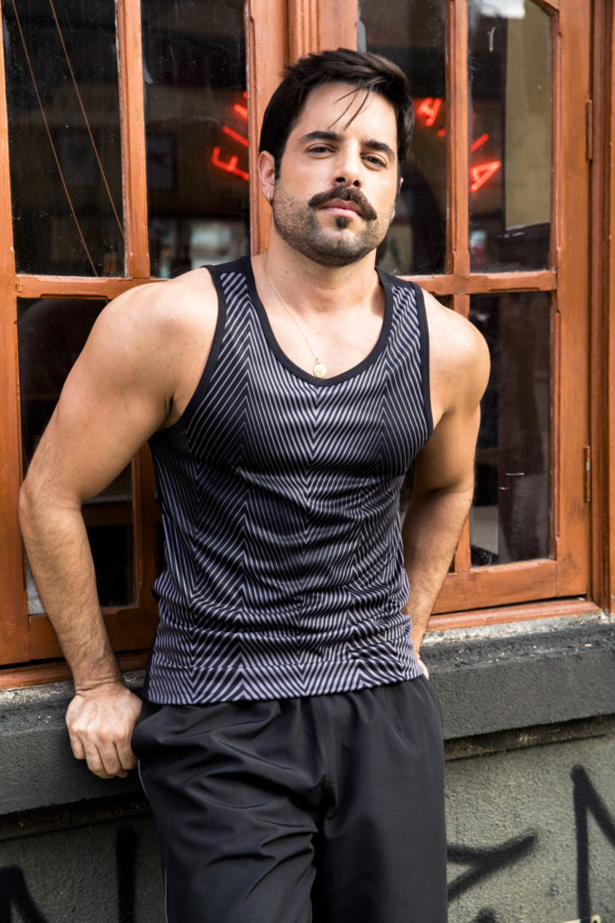 Abel (Pedro Carvalho) em A Dona do Pedaço