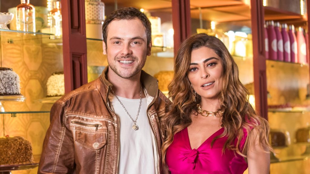 Maria da Paz (Juliana Paes) e Chiclete (Sergio Guizé) em A Dona do Pedaço
