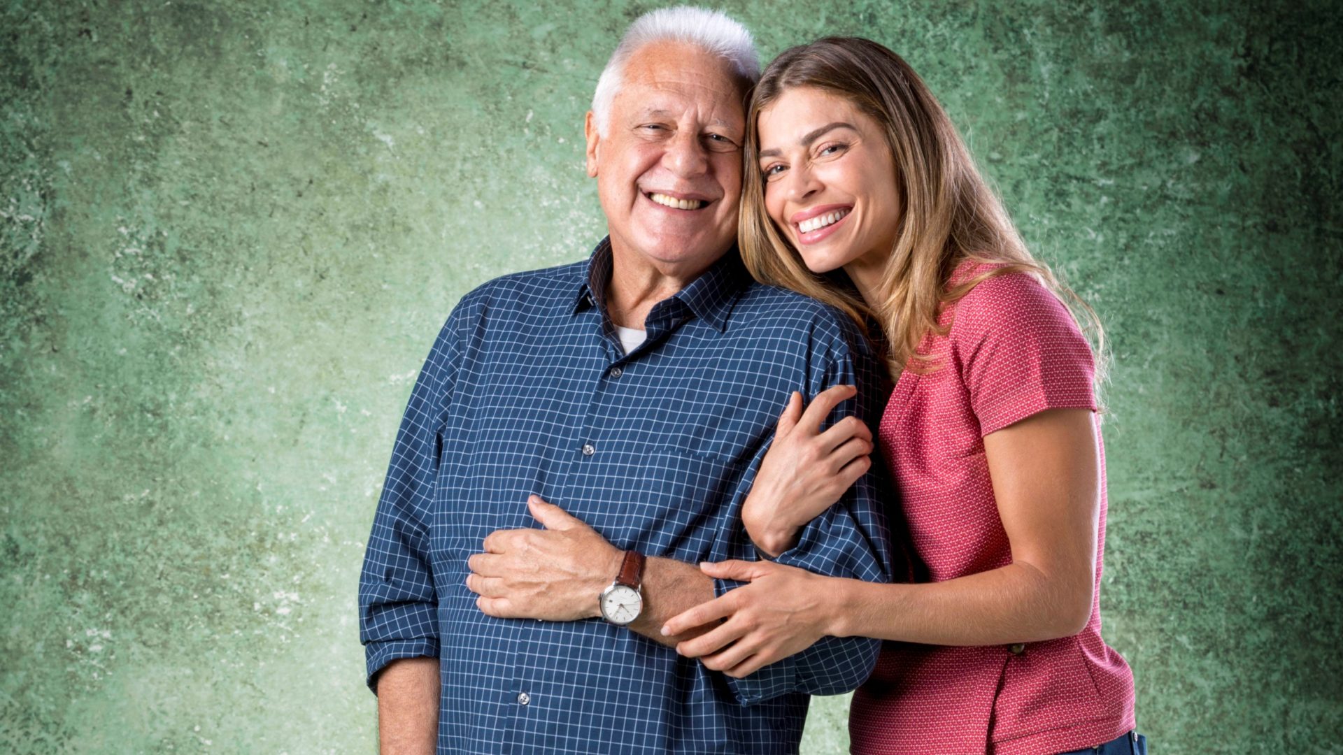 Alberto (Antonio Fagundes) e Paloma (Grazi Massafera) em Bom Sucesso