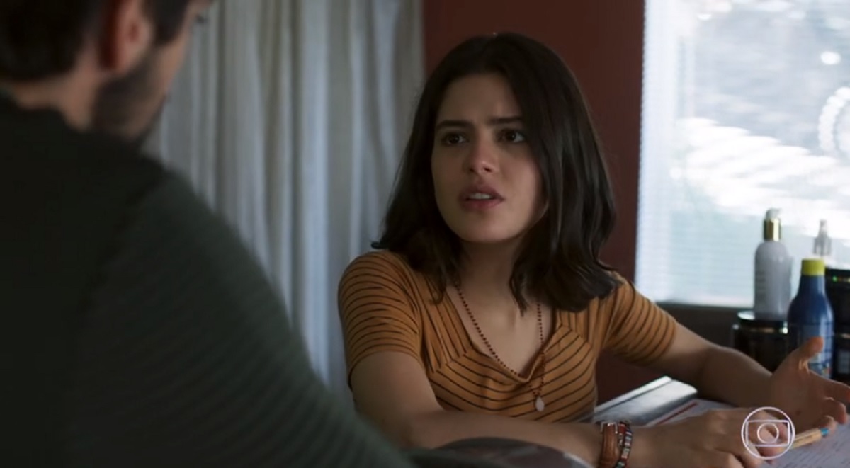 Bruno (Rodrigo Simas) e Laila (Julia Dalavia), de Órfãos da Terra