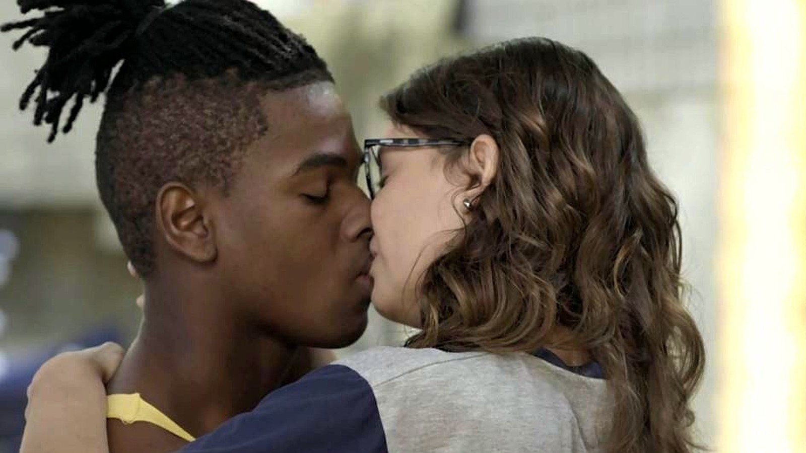 Camelo (Ronald Sotto) e Raíssa (Dora de Assis) em Malhação