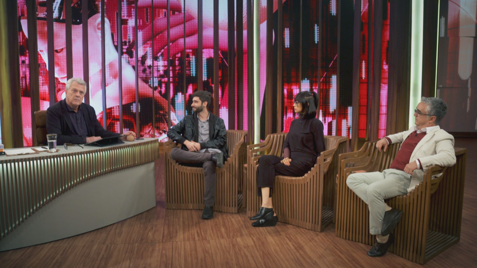 Robôs sexuais foram pauta no Conversa com Bial (Divulgação / Globo)