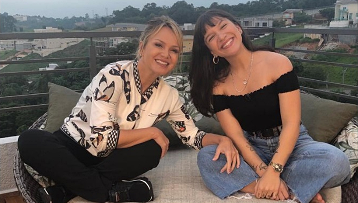 Eliana entrevistou Priscilla Alcantara neste domingo (Reprodução: SBT)