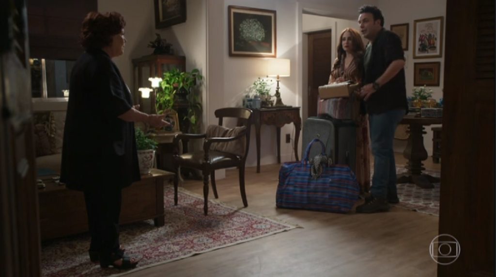Ester (Nicette Bruno), Latifa (Luana Martau) e Abner (Marcelo Médici), de Órfãos da Terra